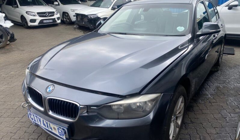 
								2013 BMW 320i full									