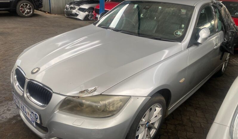 
								2010 BMW 320i full									