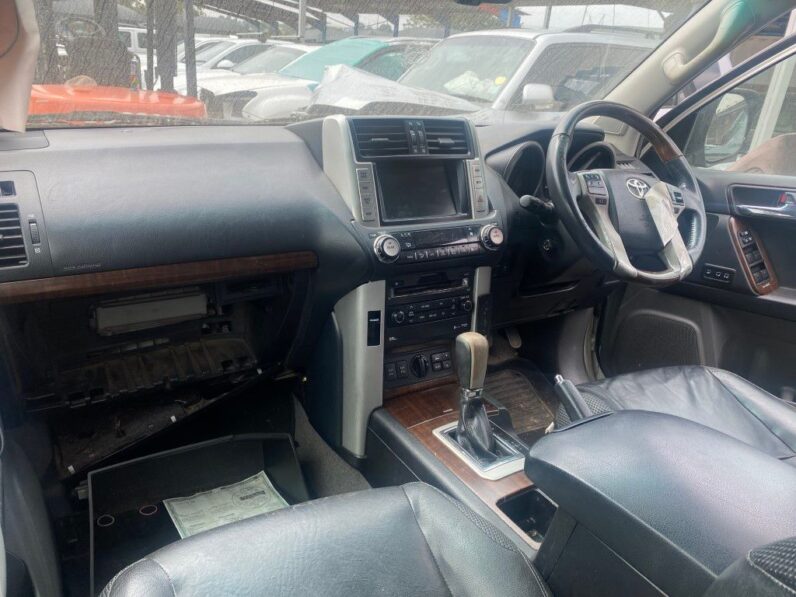 
								2011 TOYOTA PRADO VX 4.0 full									