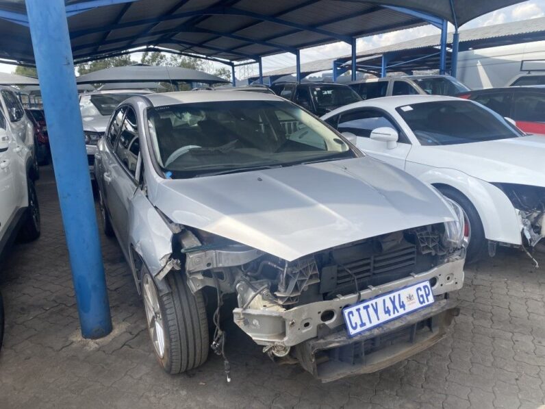 
								2016 FORD FOCUS 1.0 ECOBOOST full									