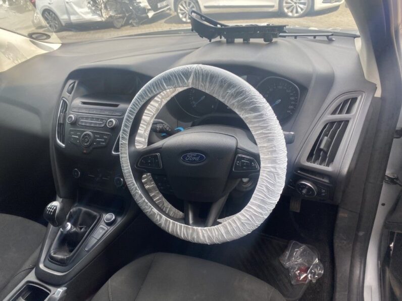 
								2016 FORD FOCUS 1.0 ECOBOOST full									