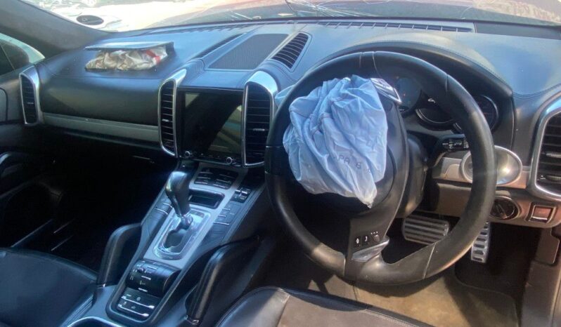 
								2013 PORSCHE CAYENNE GTS full									