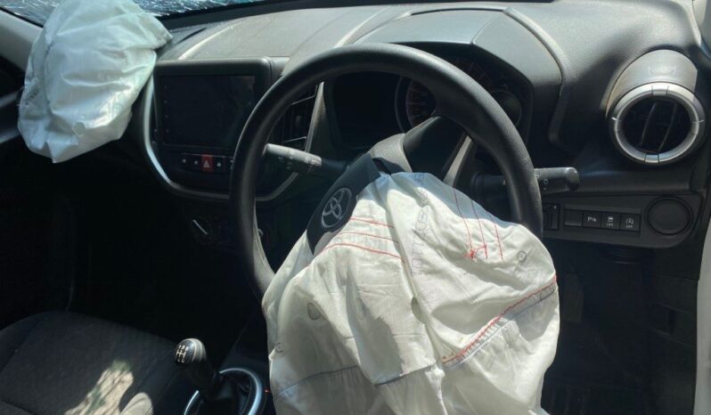 
								2025 TOYOTA VITZ 1.0 XR full									