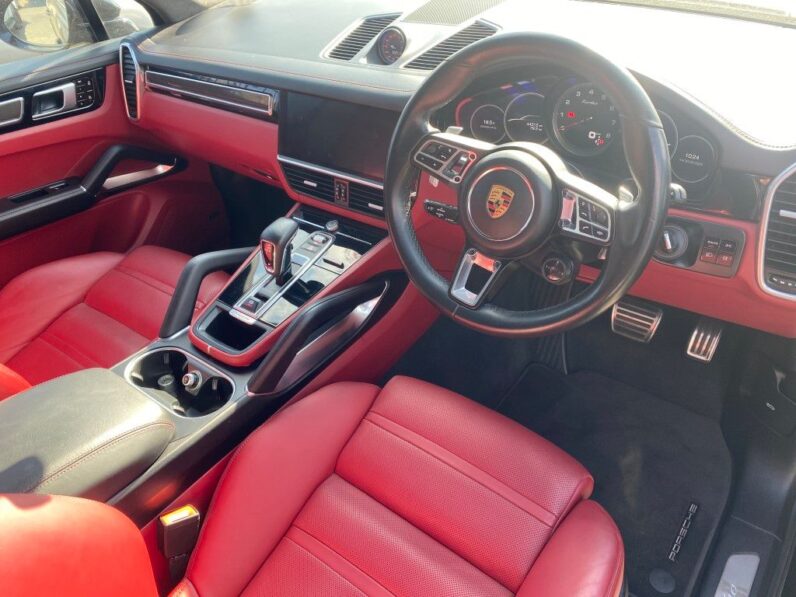 
								2020 PORSCHE CAYENNE TURBO full									