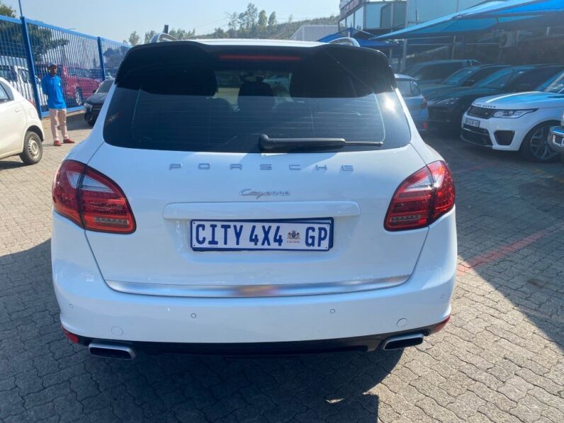 
								2012 PORSCHE CAYENNE full									