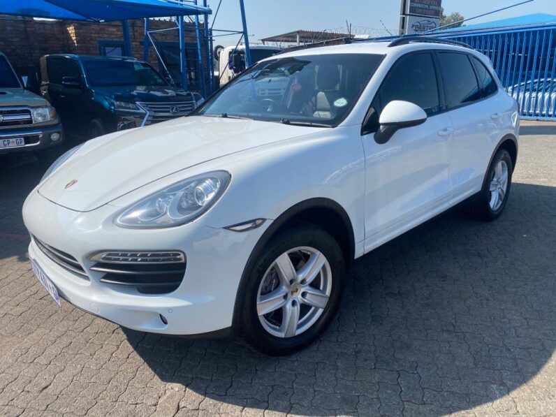 
								2012 PORSCHE CAYENNE full									