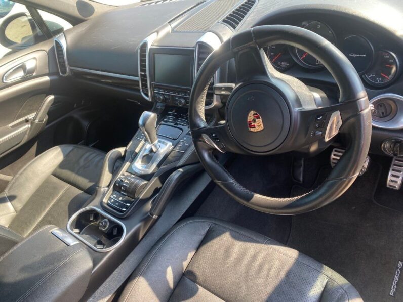 
								2012 PORSCHE CAYENNE full									
