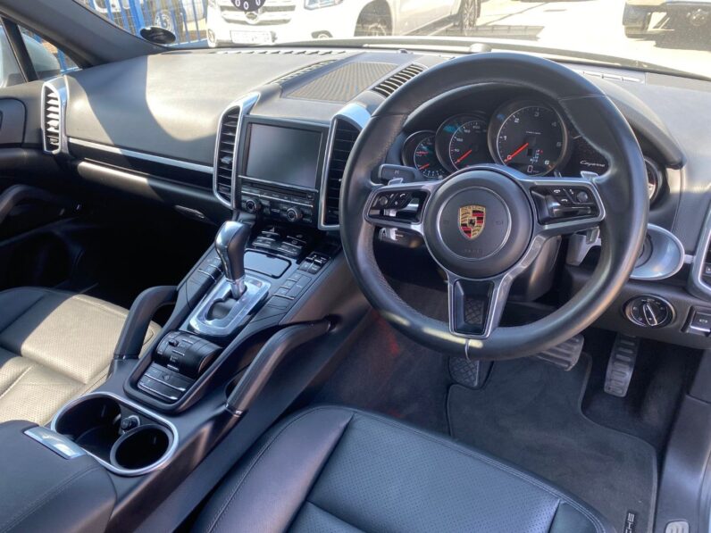 
								2015 PORSCHE CAYENNE DIESEL full									