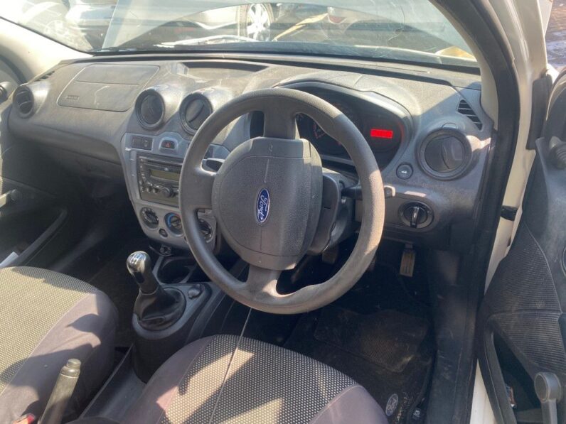 
								2015 FORD FIGO 1.4 full									