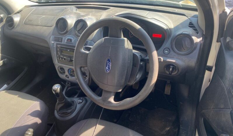 
								2015 FORD FIGO 1.4 full									