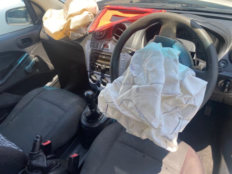 
								2014 FORD FIGO 1.4 TREND full									