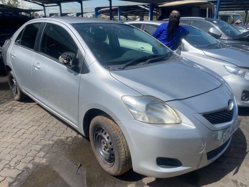 
								2012 TOYOTA YARIS full									