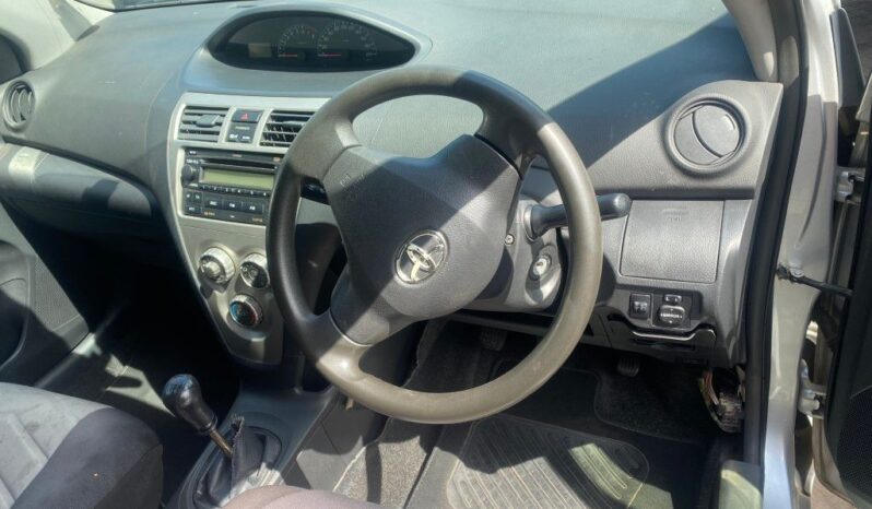 
								2012 TOYOTA YARIS full									