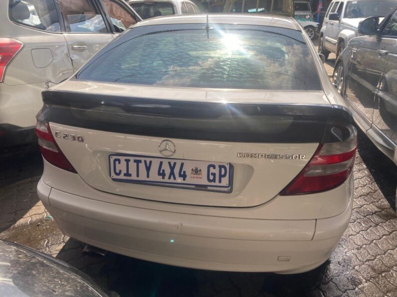 
								2005 MERCEDES BENZ C230 V6 full									