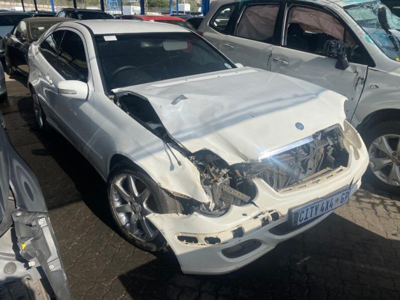 
								2005 MERCEDES BENZ C230 V6 full									