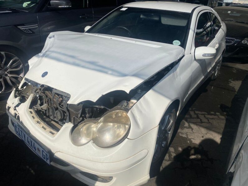 
								2005 MERCEDES BENZ C230 V6 full									