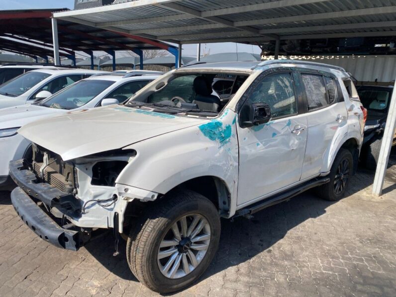 
								2019 ISUZU MU X 3.0D 4X4 A/T full									