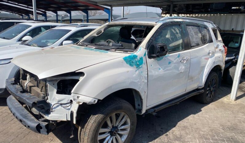 
								2019 ISUZU MU X 3.0D 4X4 A/T full									