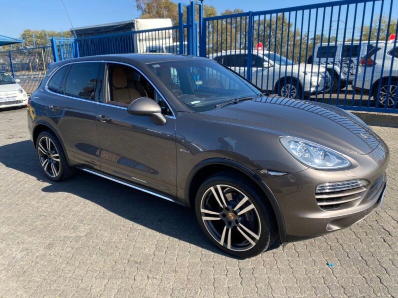 
								2013 PORSCHE CAYENNE DIESEL TIP full									