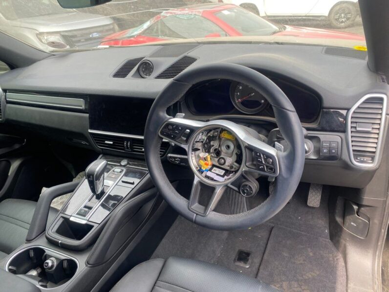 
								2023 PORSCHE CAYENNE COUPE full									