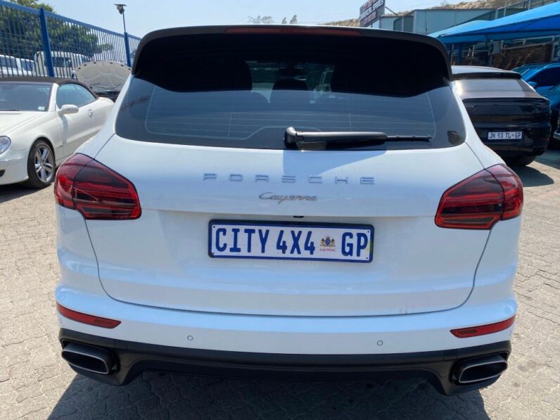 
								2015 PORSCHE CAYENNE full									