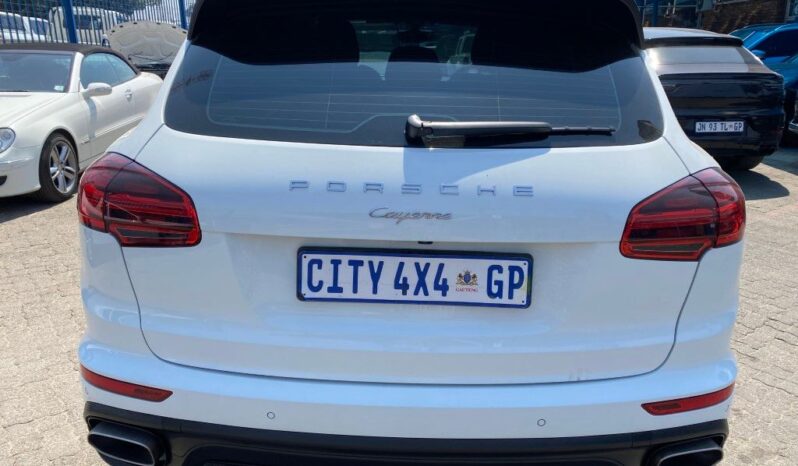 
								2015 PORSCHE CAYENNE full									