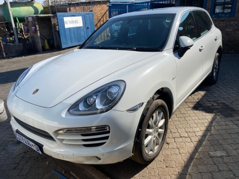 
								2013 PORSCHE CAYENNE full									