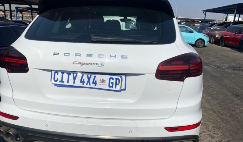 
								2015 PORSCHE CAYENNE full									