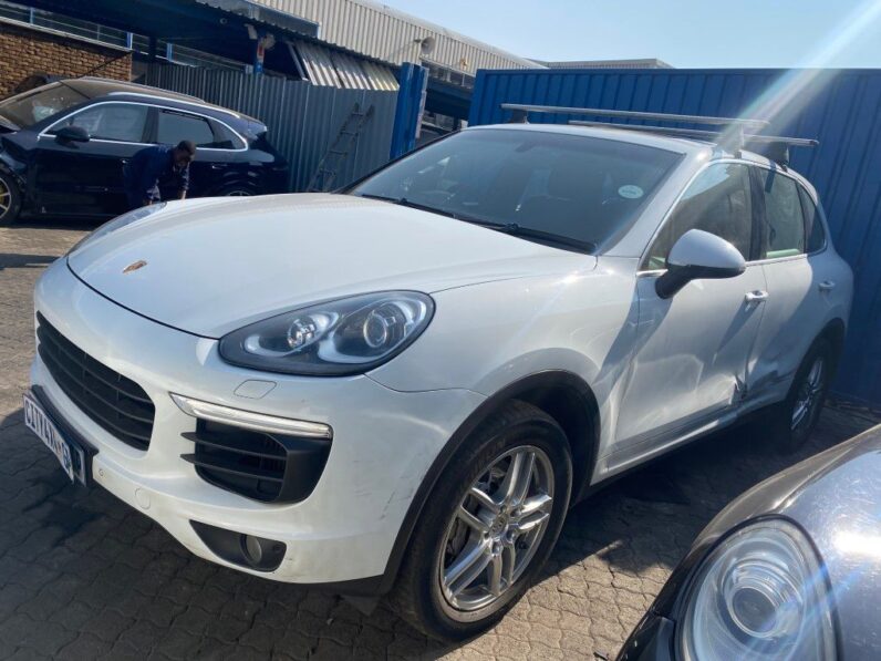 
								2015 PORSCHE CAYENNE full									