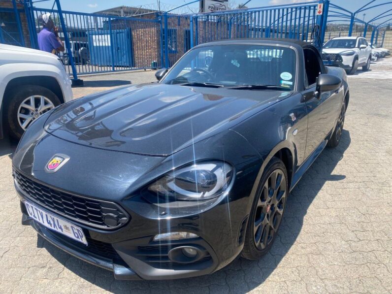 
								2020 FIAT 124 SPIDER full									