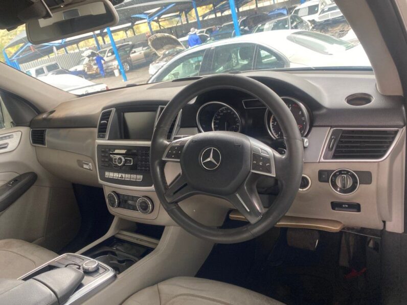 
								2012 MERCEDES BENZ full									