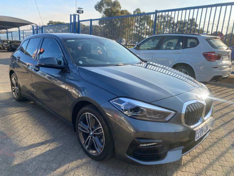 
								2021 BMW 118D SPORT A/T full									