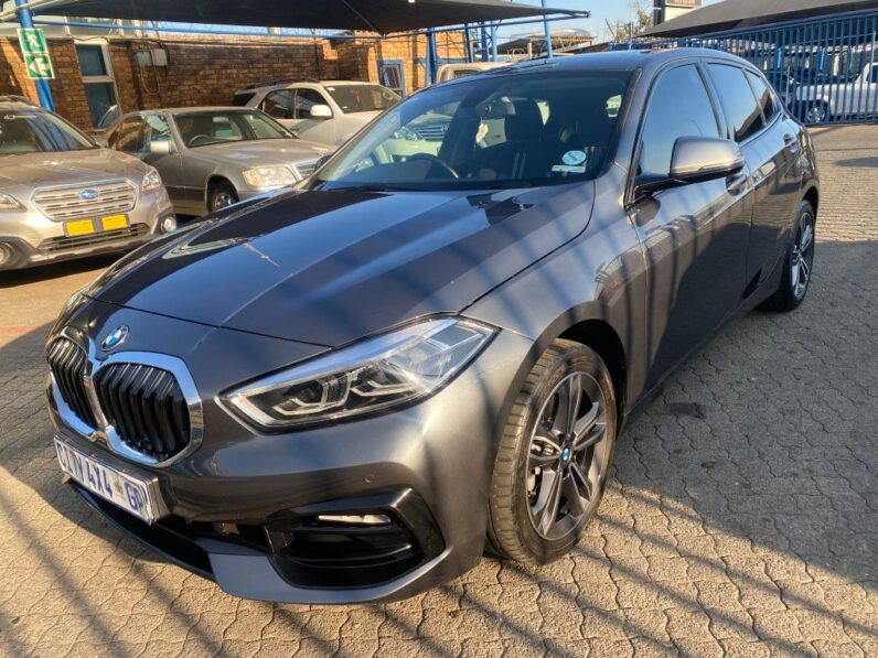 
								2021 BMW 118D SPORT A/T full									