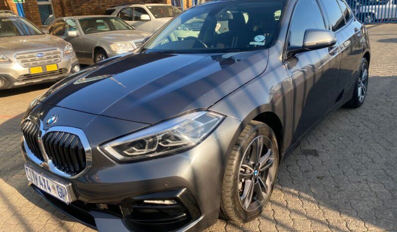 
								2021 BMW 118D SPORT A/T full									