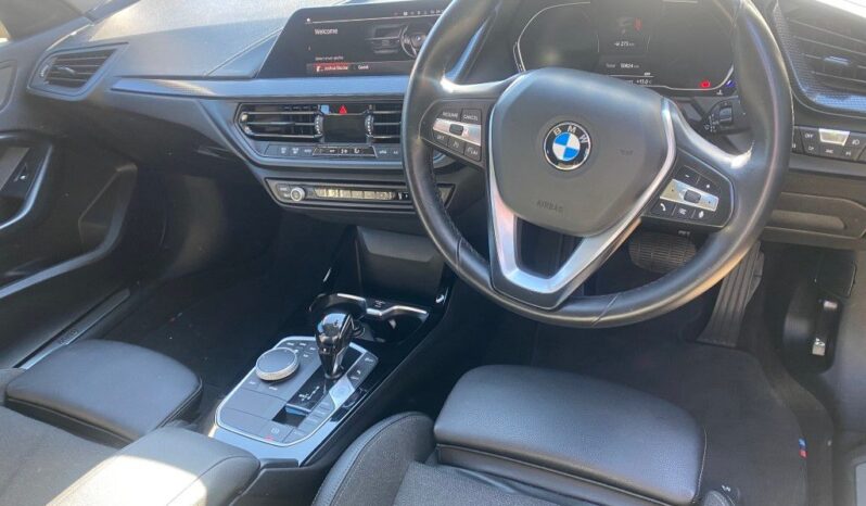 
								2021 BMW 118D SPORT A/T full									