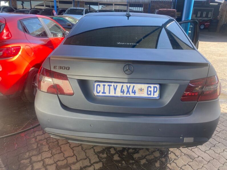 
								2011 MERCEDES BENZ E300 full									