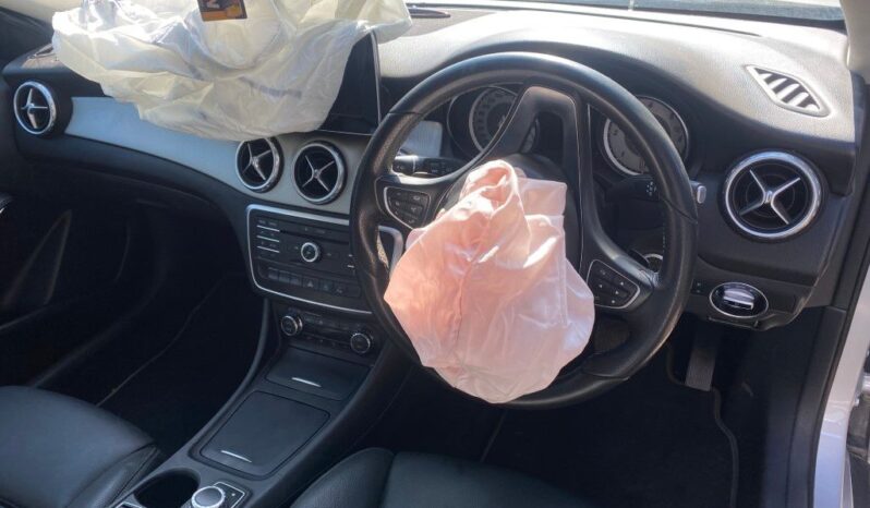 
								2017 MERCEDES BENZ GLA 200 CDI full									