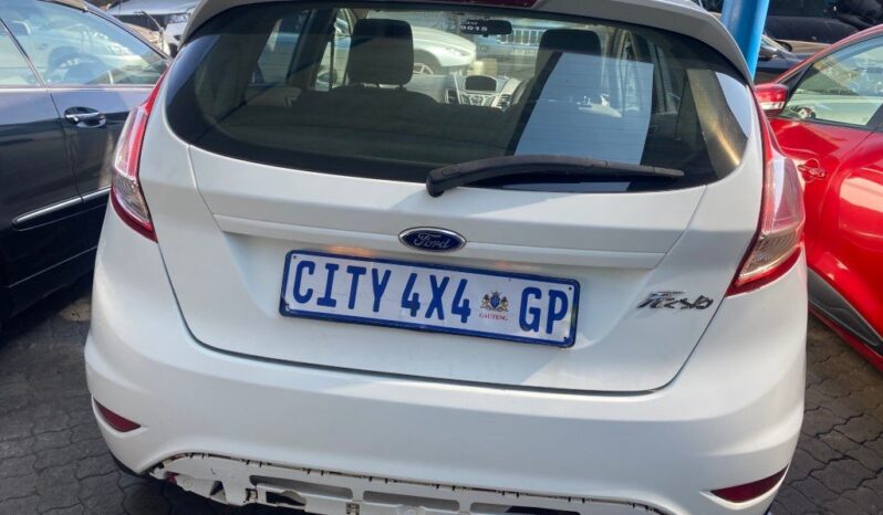 
								2015 FORD FIESTA full									