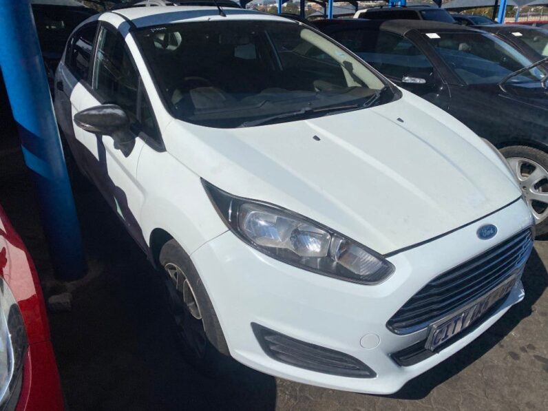
								2015 FORD FIESTA full									