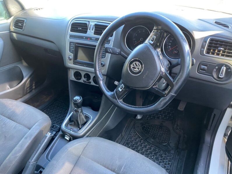 
								2017 VW POLO full									