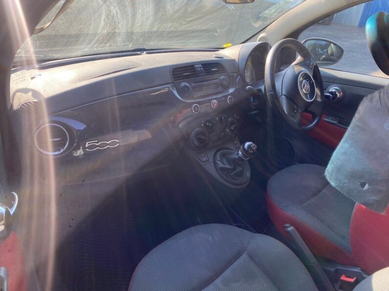 
								2015 FIAT 500 full									