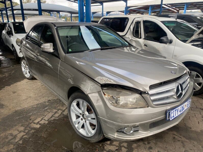 
								2007 MERCEDES BENZ W204 full									
