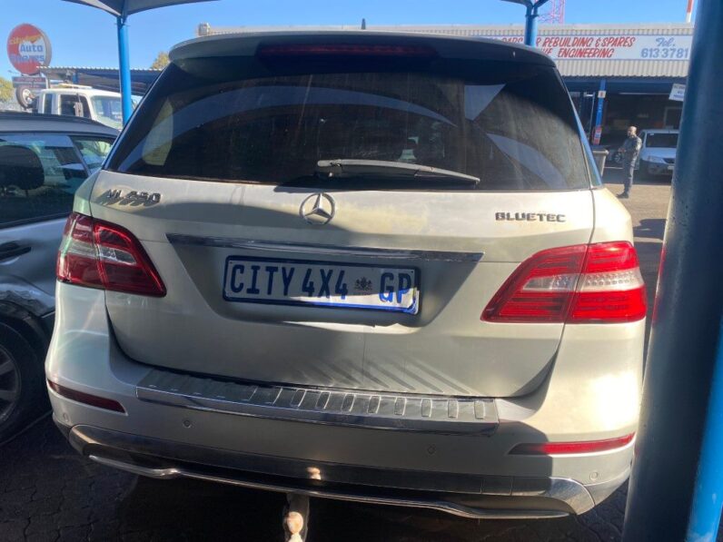 
								2015 MERCEDES BENZ ML250 BLUETEC full									