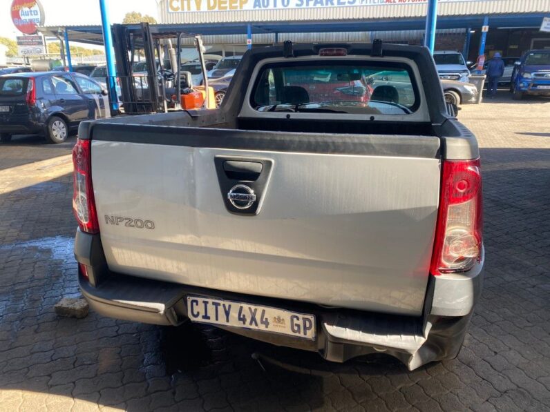 
								2021 NISSAN NP200 1.6 A/C full									