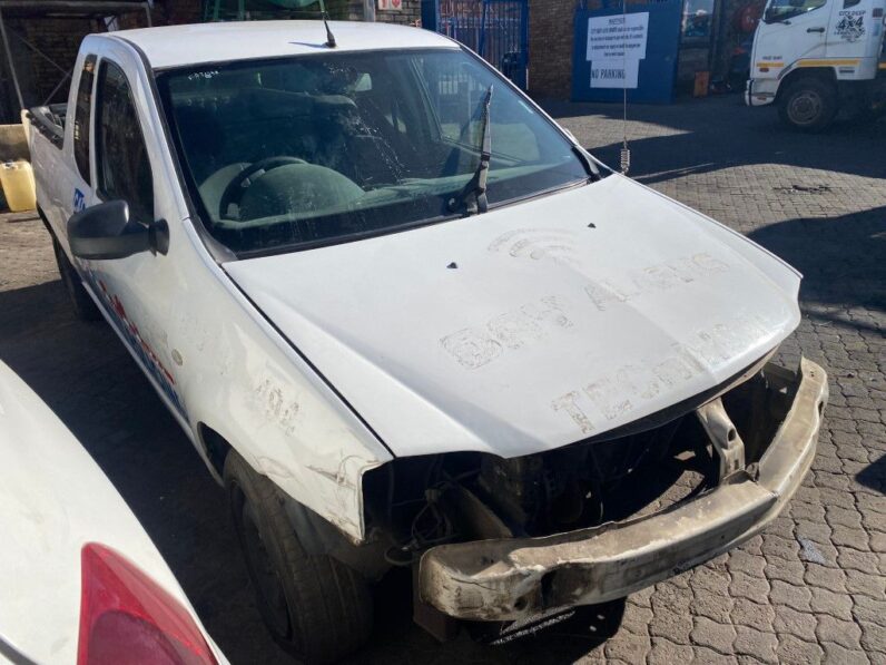 
								2012 NISSAN NP200 1.6 P/B full									