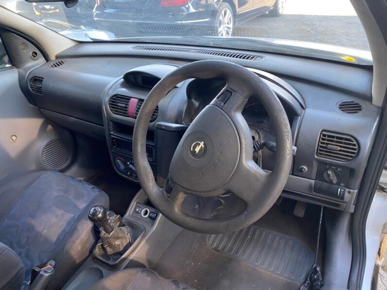 
								2004 OPEL CORSA 1.4 full									