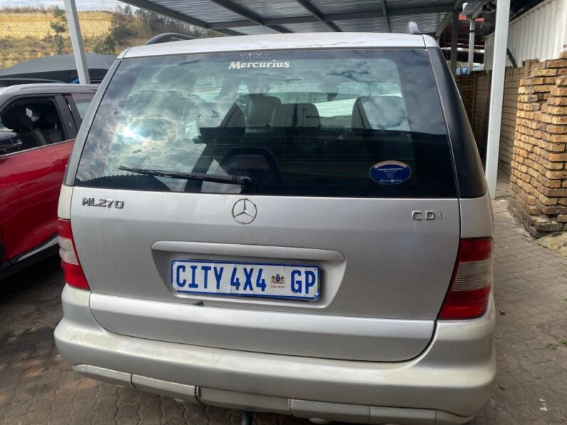 
								2002 MECERDES BENZ ML270 CDI full									