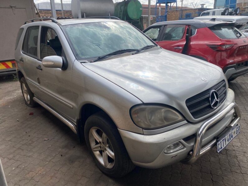 
								2002 MECERDES BENZ ML270 CDI full									