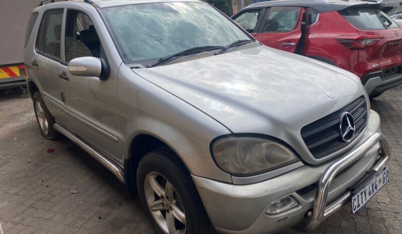 
								2002 MECERDES BENZ ML270 CDI full									