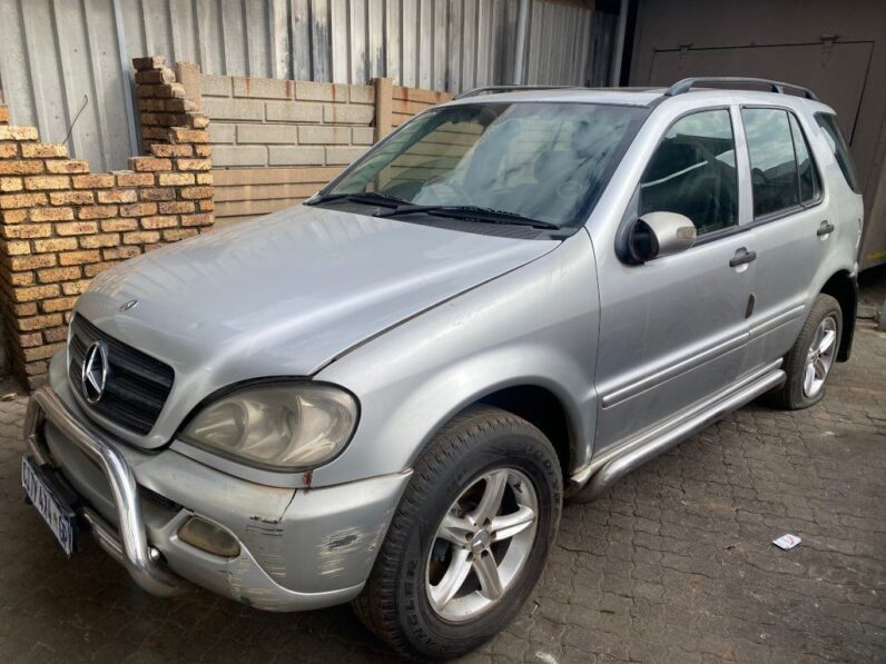 
								2002 MECERDES BENZ ML270 CDI full									